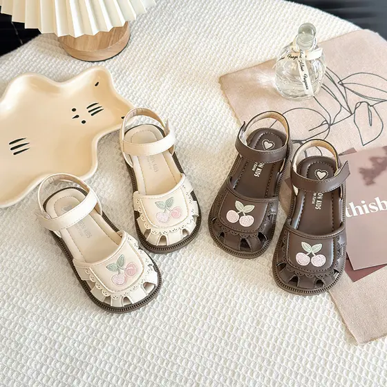 2026 verão novo estilo meninas sapatos de sola macia antiderrapante respirável Toe-coberto sandálias 1-6 anos de idade