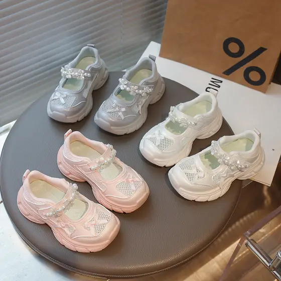 Meninas sapatos 2026 verão novo estilo crianças jardim de infância Indoor respirável tênis sola macia menina princesa sa