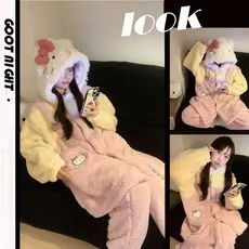 [qxvbwjv Estoque pronto Envio imediato] Linda menina HelloKitty Pijama de lã Coral feminino inverno novo estilo forro de