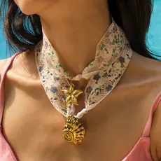 Venda quente Colar com pingente de aço de titânio doce legal estilo menina quente All-Match oceano lenço de seda estrela