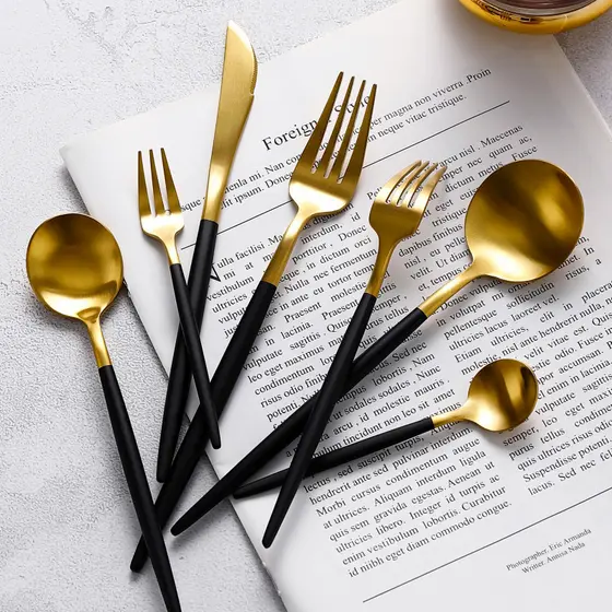 Talheres de alta qualidade preto ouro bife talheres placa conjunto doméstico comida ocidental talheres colher conjunto d