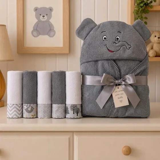 Kit Banho Bebê 6 Peças 1 Toalha Carinha Bordada E 5 Toalhinhas Ombro Overlocadas