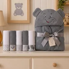Kit Banho Bebê 6 Peças 1 Toalha Carinha Bordada E 5 Toalhinhas Ombro Overlocadas