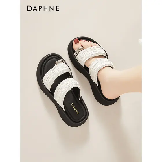 Daphne chinelos femininos 2026 novo estilo exterior chinelos com saia chinelos de sola grossa praia Slipp
