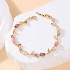 Pulseira simples e colorida em formato de folha, elegante e versátil, feita de cobre banhado a ouro 18K.   ZLII T2T9