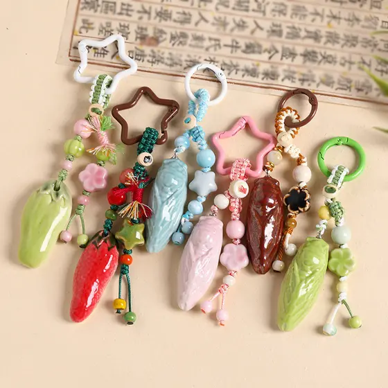Coisas boas vêm verdadeiras dupla cerâmica morango chaveiro criativo artesanal jóias literária fresco saco chave pingent