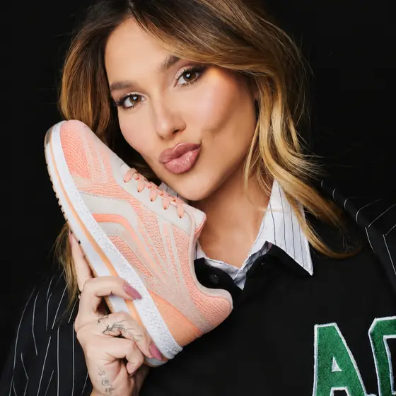 Tenis Feminino Esportivo da Moda Estiloso e Confortavel Ideal Para Treinos Leve Macio Promo