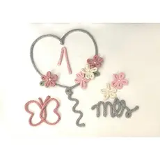 Kit Mesversário Tricotin com Flores Com ou Sem Nome - INFORMAR DADOS NO CHAT EM ATÉ 2HRS APÓS A COMPRA