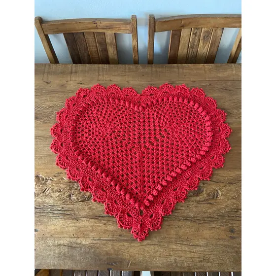 Centro de Mesa de Crochê Coração Vermelho 68x58 Toalha de Mesa Coração Feita à Mão Algodão