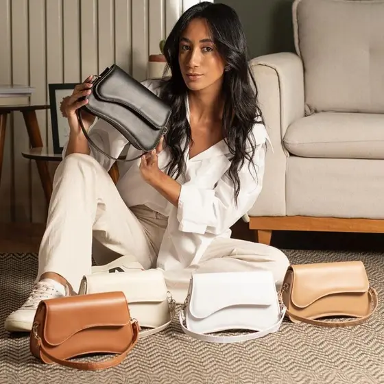 Bolsa Feminina Transversal Marrom - Moderna e Prática Com Alça De Mão