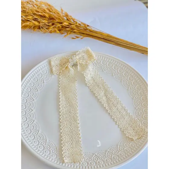 Laço de Luxo com ponta / laço tendência / laço de cabelo com ponta / laço da moda /laço bege/ Laço adulto