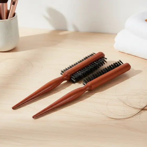 Escova de Madeira Maciça com Cerdas de Javali – Perfeita para Escovar o Cabelo, Manutenção da Barba, Corte de Cabelo e