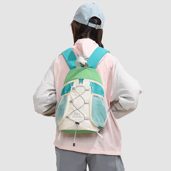 Mochila feminina colorida para uso externo, leve, impermeável, casual para o dia a dia, ideal para trilhas, viagens e