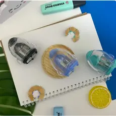 Apontador Duplo  com Depósito e Tampa Foguete Espaço 2 Furos (Azul, Verde e Preto) - Yins