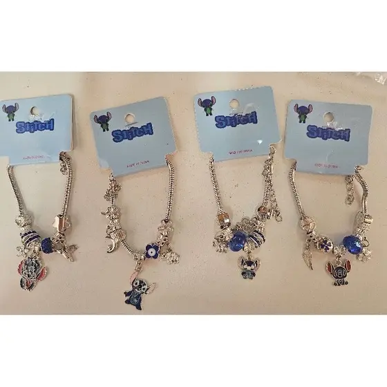 Pulseira Ajustável Stitch - Design Versátil e Berloque Encantador