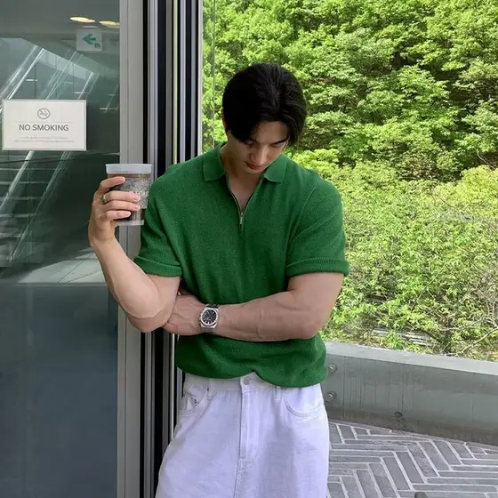 Luz madura estilo dinheiro antigo texturizado malhas masculinas de manga curta verão respirável versão coreana All-Match