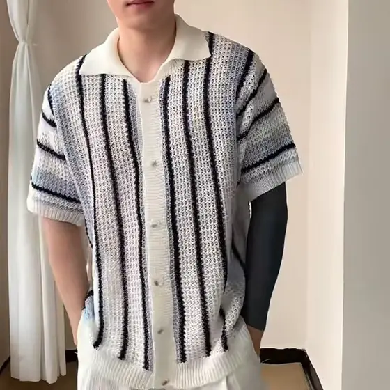 Verão grosso agulha oco malhas masculino Street Wear moda listras contraste cor lã malha Casual de manga curta