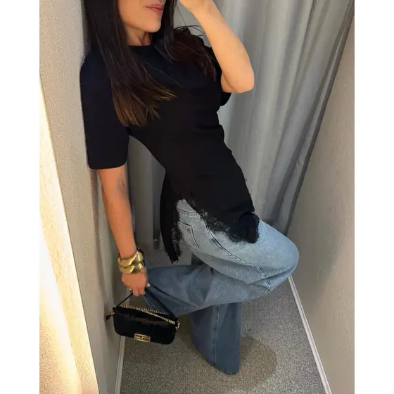 CAMISETA TSHIRT C/RENDA E FENDA LUIZA