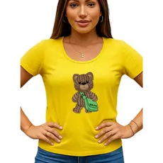 Blusa Feminina Manga Curta Estampada com Teddy Bear e Bolsa Verde – Fofa, Moderna e Confortável