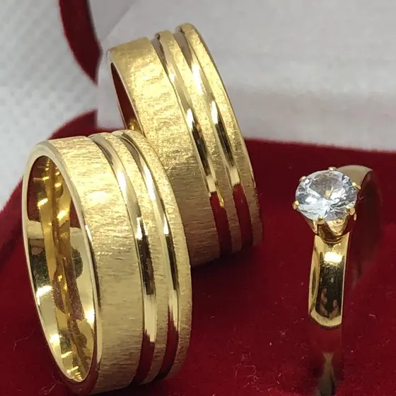 Par De Aliança Com Anel Solitário e Caixa Veludo Vermelha Casamento Grossa Noivado Compromisso