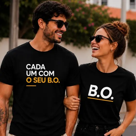 Kit Casal Dia dos Namorados | 2 Camisetas Premium | Cada Um com Seu B.O.