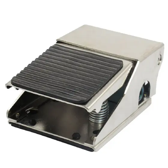 VÁLVULA PNEUMÁTICA PEDAL/MOLA 3/2 VIAS ROSCA 1/4 - SILENCIADOR 1/8