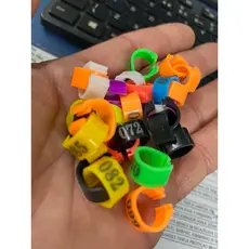 20 anilhas multi coloridas 8mm com numeração . PREMIUM fecho preciso. para aves ADULTAS.