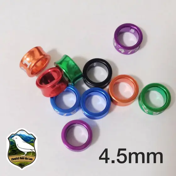 10 anilhas liga de aluminio 4,5 mm, fechadas para res rumped e agapornis rosecollis e aves de mesma medida.