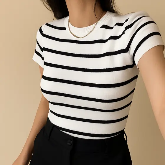Blusa Feminina Listrada Casual Com Manga Curta Moda Trico Tend锚ncia 2025 Super Fresca e Leve
