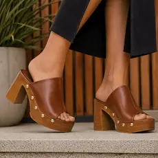 Sandália Tamanco Feminino Salto Alto Grosso Bloco Meia Pata Tachas