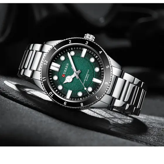 Relógio Masculino Curren 8450 - Modelo em Aço Inoxidável com Vidro Safira