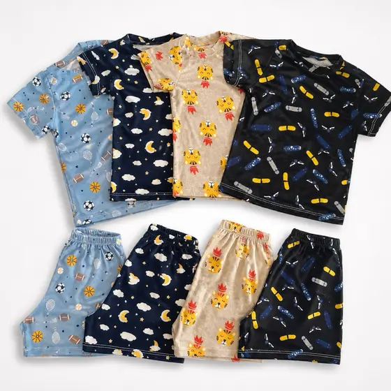 kit 2 ou 3 pijama infantil shorts e camiseta menino menina suede premium aveludado estampa sortida