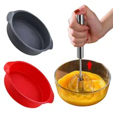 Kit forma assadeira de bolo em silicone mais bate claras Fue a dupla do bolo da vovó