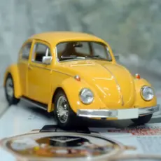 Miniatura Fusquinha Carrinho De Ferro Fusca Fricção Abre Porta