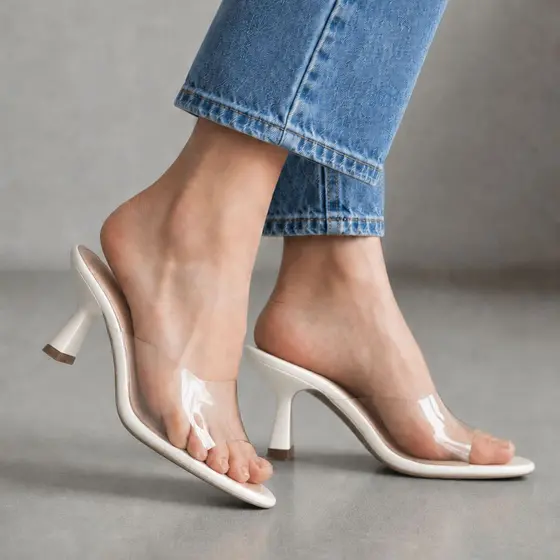 Tamanco Feminino Salto Médio Vinil Transparente Bico Folha Branco Elegante Confortável Festa Casual