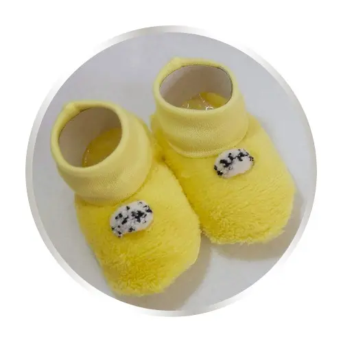 Sapatinho Bebê e Recém Nascido 100% ALGODÃO ANTIALÉRGICO | AMARELO COM POMPOM