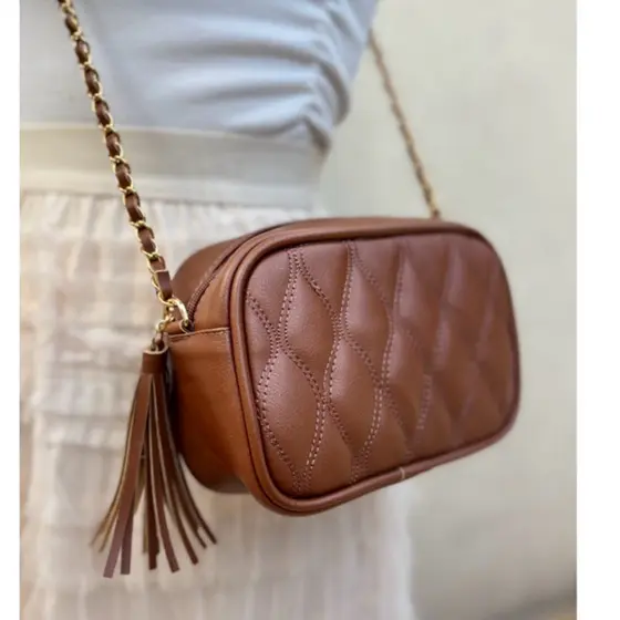 Bolsa Feminina Transversal Matelassê Alça Corrente Dourada Pequena Festa Clutch Couro Sintético de Ombro Tiracolo