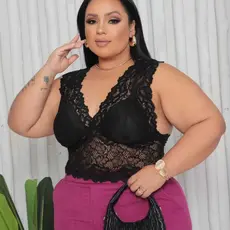 Cropped Renda Preto Plus Size Bojo Lycra Decote V Moda Feminina Transparência Chic elegante