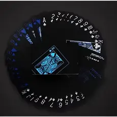 Baralho Preto Plástico Prova D'agua Black Poker Impermeável Dollar Mágica Truco Canastra 54 Cartas azul e dourado
