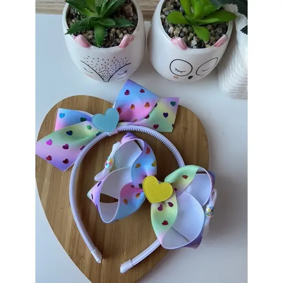 Laço infantil estampa corações / Tiara infantil estampa coração