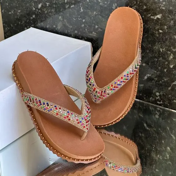 Sandália Feminina Papete Modelo Lizy Estilo Chinelo Com Stras Lançamento