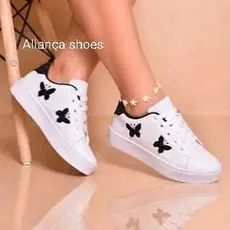 Tênis Feminino Casual Branco Confortável Sapatênis Preto com Borboleta Leve Moda Blogueira