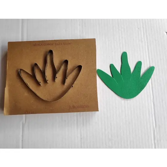 Sépala Grande Tamanho 11,5x9,5cm
