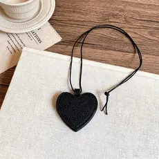 Magnético Multifuncional Couro Do Plutônio Amor Colar Portátil Óculos Clipe Para Mulher XL1875