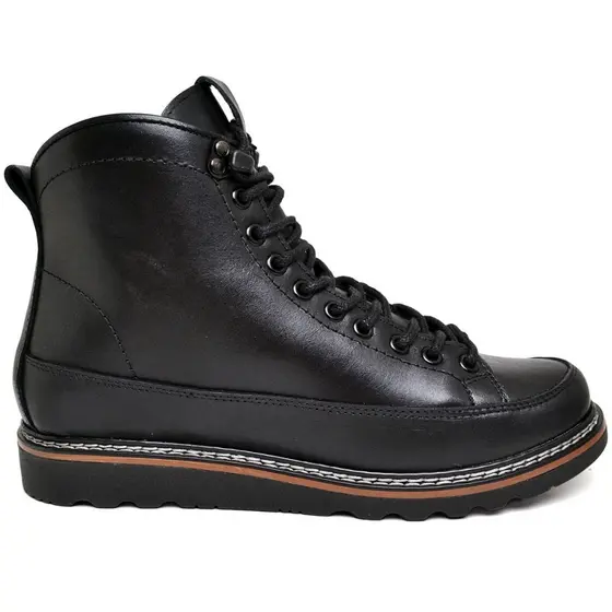 Bota Coturno Moc Toe Vintage em Couro Lactego com Forro em Couro Estilo e Conforto