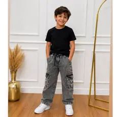 Calça Jeans Cargo Infantil Masculina Lavagem Cinza com Bolsos Laterais | Tamanhos 04 ao 16