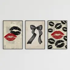 Quadros decorativos Beijos preto e vermelho e laços com fundo de jornal vintage e elegante (3 peças)