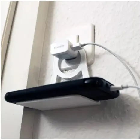 Suporte para celular utilidade de banheiro