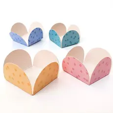50 Forminhas caixetas doces finos de aniversário e casamentos - 4 Pétalas Poá em 4 Cores.