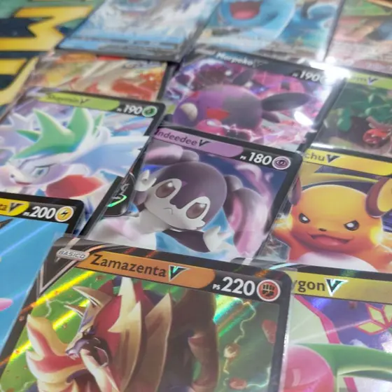 Carta Pokémon Ultra Rara + 30 cartas originais Copag